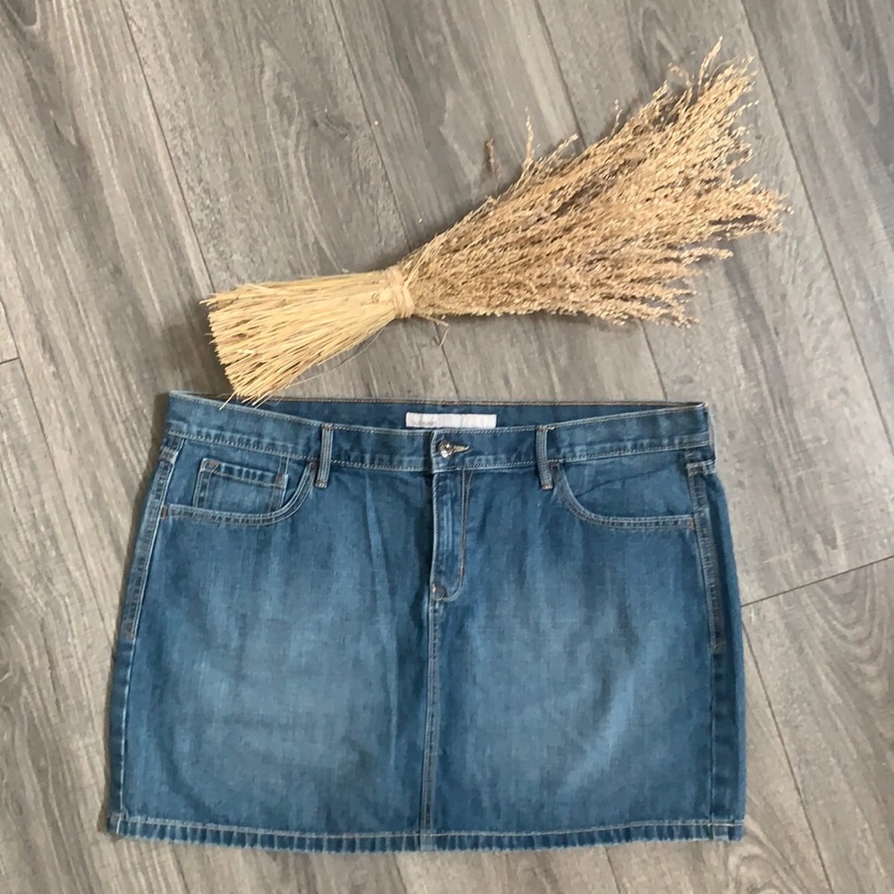 Old Navy Denim Mini Skirt Size 16 -EUC